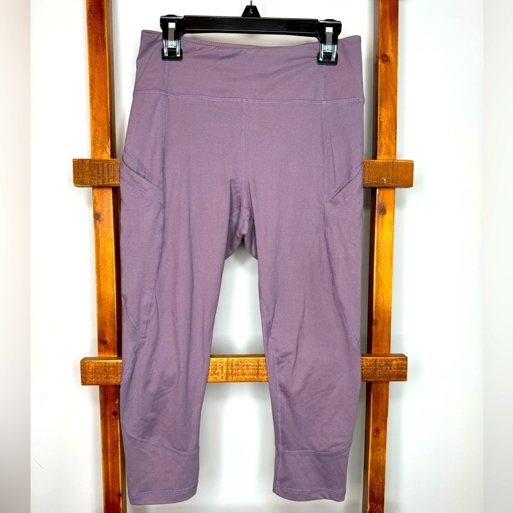 Women’s buttery soft capri leggings